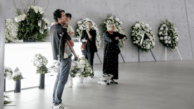 El diseñador de moda italiano Giorgio Armani falleció a los 91 años