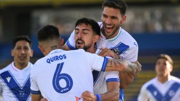 Vélez derrotó a Central Córdoba de Santiago del Estero en Rosario.