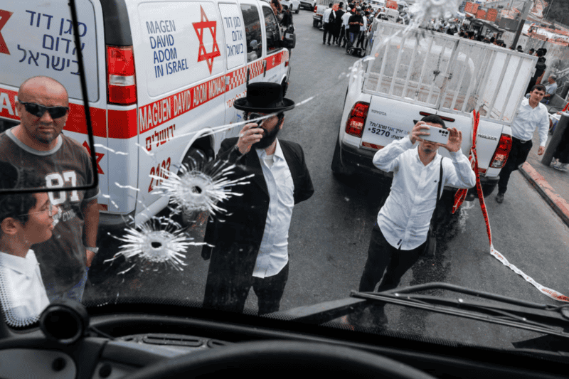 El grupo terrorista Hamas reivindicó el ataque, calificándolo como respuesta a lo que describen como “crímenes de la ocupación”.  (Foto: Reuters)