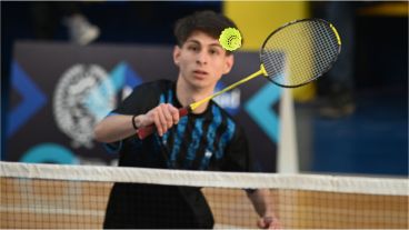 El badminton empezó este martes en Rosario.
