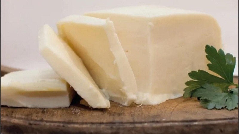 El producto carecía de la autorización sanitaria correspondiente y presentaba información falsa en su etiquetado.