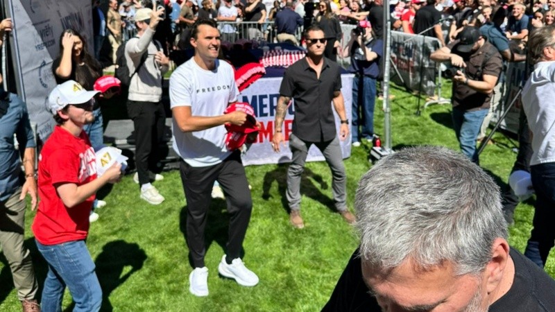 El comentarista y activista conservador Charlie Kirk antes de ser atacado.