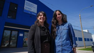 Andrea Fortunio, directora de Infancias y Familias, y Sofía Medún, de la Agencia de Prevención y Abordajes de Consumos Problemáticos,.