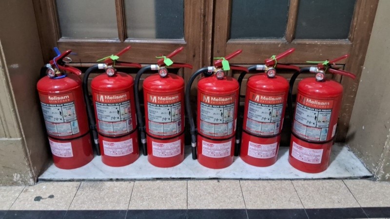 Uno por piso. El intruso estuvo a punto de salir de la propiedad.