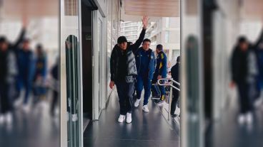 El DT de Boca fue aclamado por el público en su llegada.