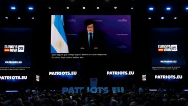 Milei intervino a través de videoconferencia en el acto Europa Viva 25 este domingo en Madrid.