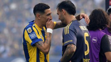 Charla entre amigos: Di María y Paredes, rivales de este domingo en el Gigante.