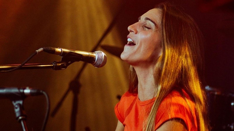 La cantautora española La Mare.