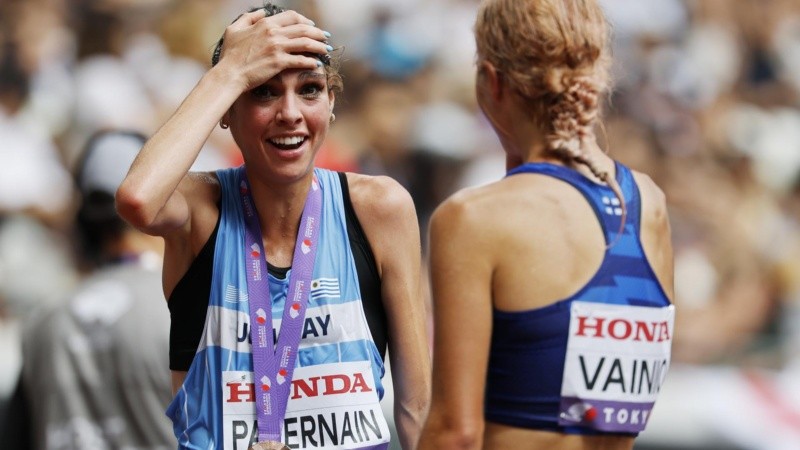 &nbsp;Julia Paternain, sorprendida tras ganar la medalla de bronce en Tokio. (EFE)