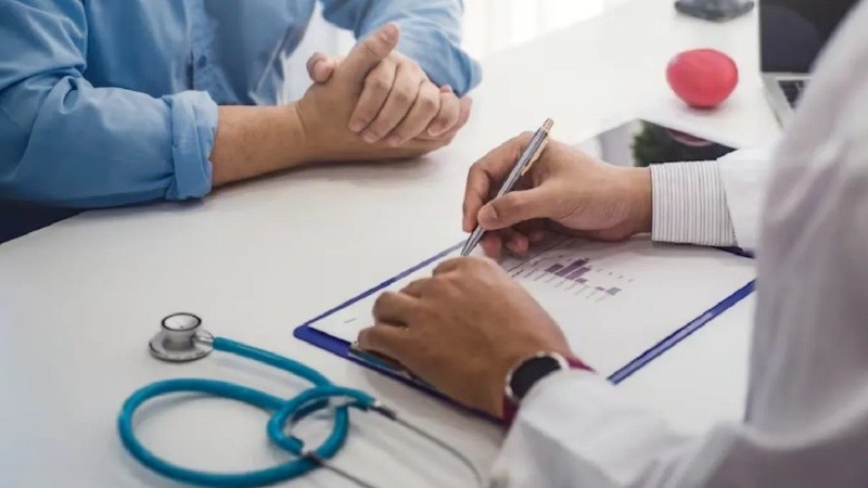 El Gobierno derogará una resolución que le impide a los afiliados de prepagas disponer del excedente de sus aportes.