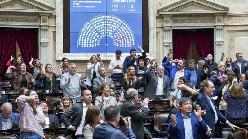 Adorni advirtió que aprobar esas leyes obligaría a aplicar medidas extremas o subas impositivas.