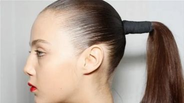 Este tipo de peinados deja el cuero cabelludo muy tirante por la forma en que se recoge el cabello.