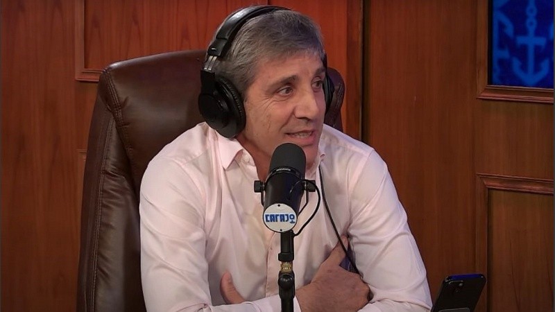 El Ministro de Economía fue entrevistado en Carajo.