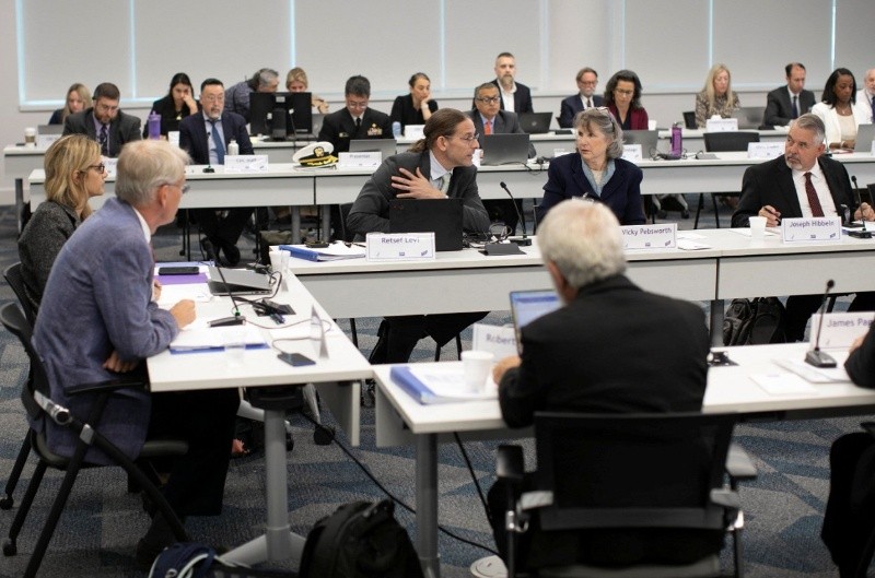 El comité que decide qué vacunas se recomiendan en Estados Unidos mantuvo reuniones para discutir sobre las recomendaciones que deben aplicar los Centros para el Control y la Prevención de Enfermedades.