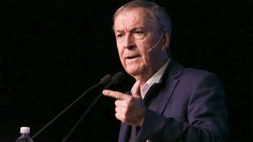 "Hay que eliminar las retenciones a las exportaciones", dijo.