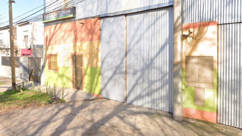 El frente de la pyme donde ocurrió el millonario robo.