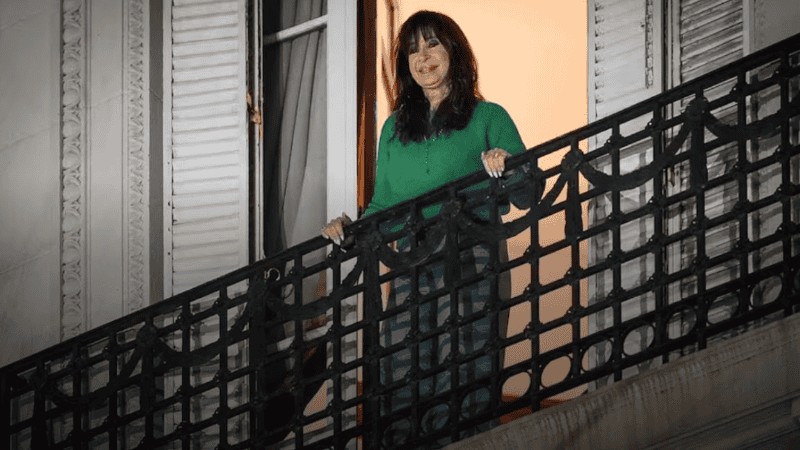 “¡Pará hermano, que vamos a volar por los aires!”, advirtió.