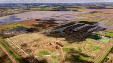 Fotos áreas muestra el escaso impacto de las lluvias sobre el predio en disputa en Funes