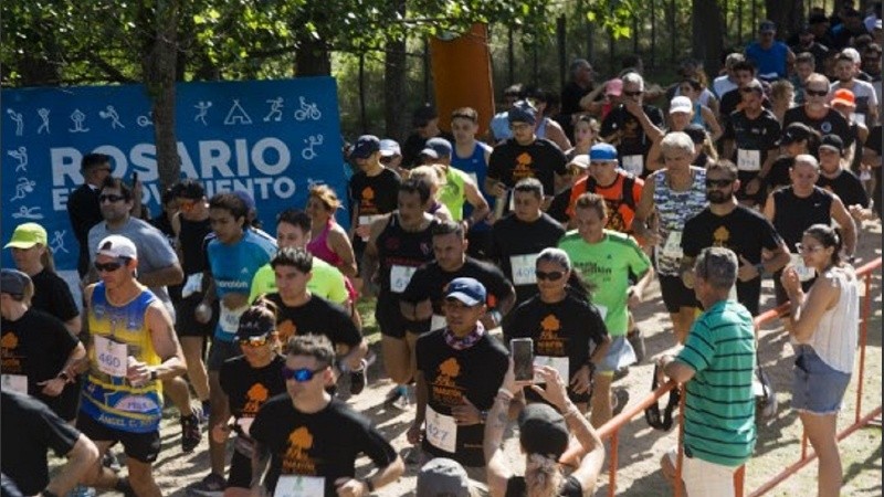 La carrera busca concientizar para desalentar el uso de plásticos descartables.