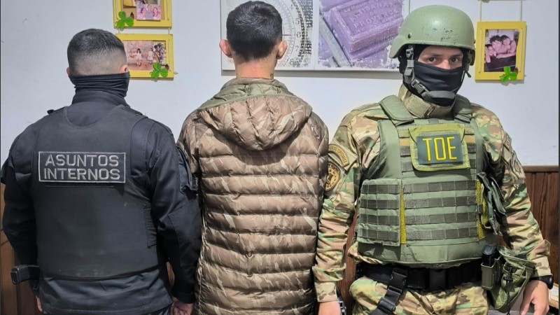 Rodrigo Ortigala, hermano de Mariana, fue detenido este lunes en procedimiento de Tropa de Operaciones Especiales y la división de Asuntos Internos de la Unidad Regional II realizado en Eva Perón al 4900 de Rosario.