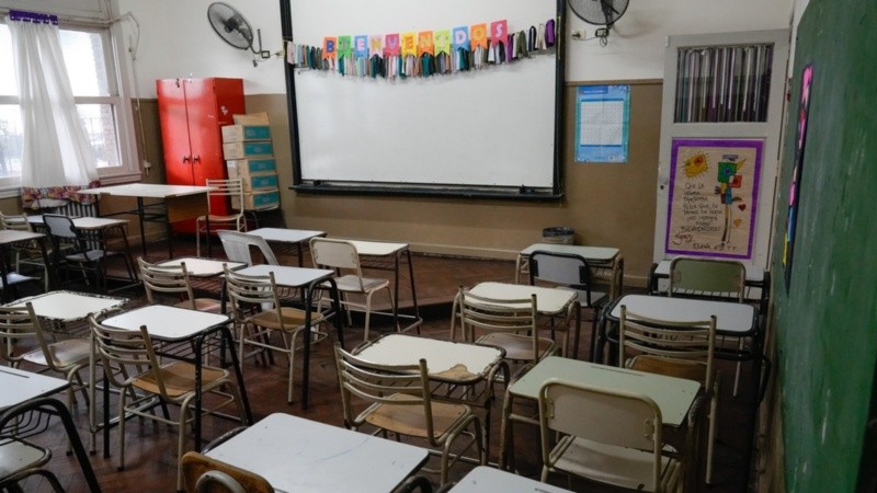 Los docentes sin faltas cobrarán este martes.