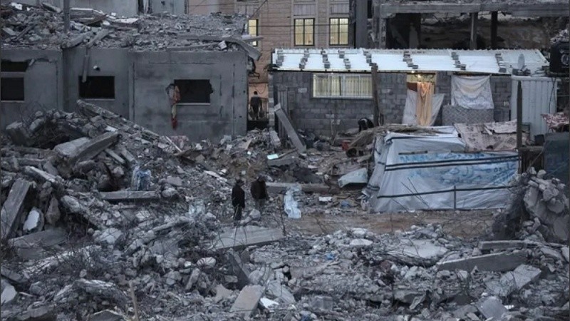 Vista general de hogares familiares destruidos durante el conflicto Israel-Gaza en el 2014 en la Franja de Gaza.