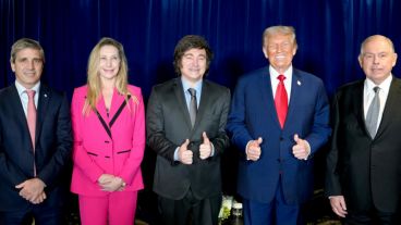 Milei y su comitiva junto a Donald Trump este martes.