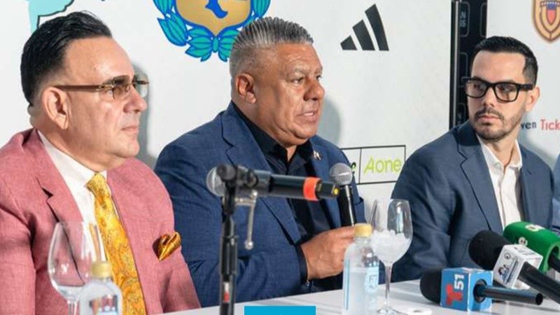 Tapia estuvo junto a dirigentes de las otras federaciones, socios comerciales y figuras de la música.