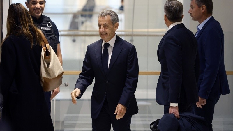 Se espera que la lectura completa de la condena precise las condiciones de la pena para el ex jefe de Estado.