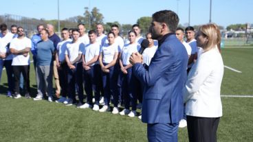 El objetivo del programa es promover la participación de policías atletas en competencias deportivas.