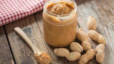 La pasta o mantequilla de maní es buena pero en proporciones adecuadas.