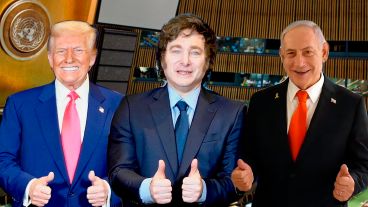 Gestos. Donald Trump, Javier Milei y Benjamín Netanyahu, durante la última semana, en Nueva York.