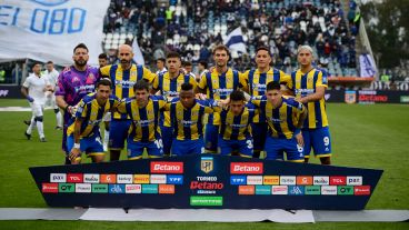 Los once titulares que eligió Holan para jugar contra el Lobo platense.