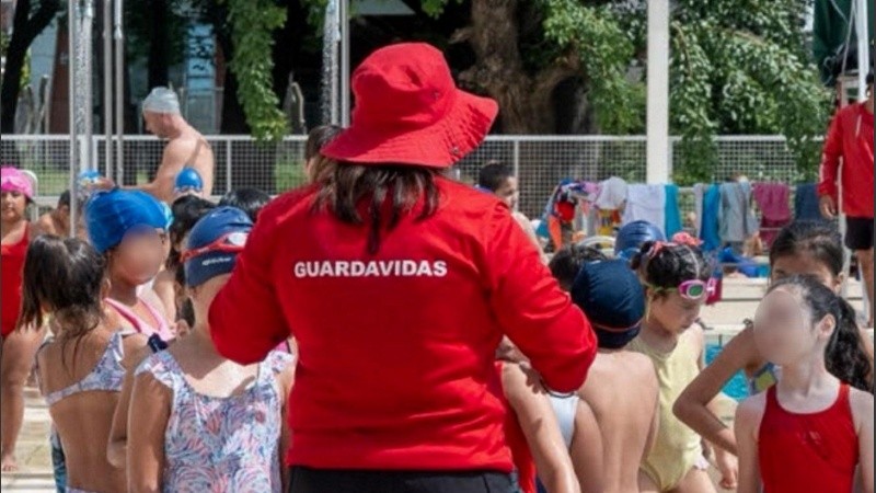 El Ministerio de Salud de Santa Fe desarrollará instancias virtuales de actualización teórica no obligatorias.