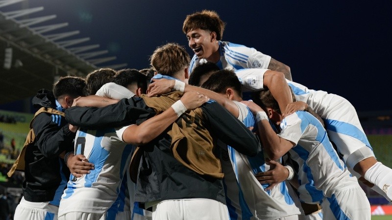 Los pibes argentinos arrancaron con el pie derecho en el país trasandino.