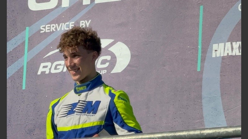 La felicidad de Nico Fuca en el podio de la Copa del Mundo de Karting en Italia