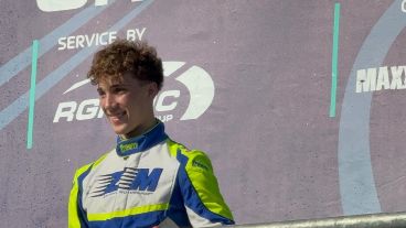 La felicidad de Nico Fuca en el podio de la Copa del Mundo de Karting en Italia
