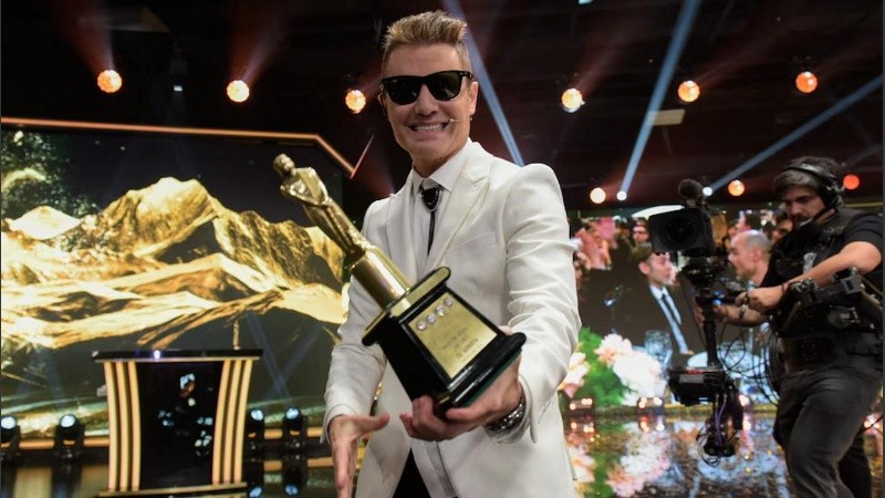 El conductor Santiago del Moro se llevó el Premio Martín Fierro 2025 de Oro.