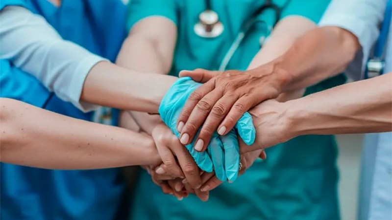 En las Américas, los costos de medicamentos críticos pueden llegar a ser hasta 45 veces más caros en un país respecto a otro.