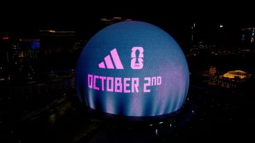 Adidas anticipó la presentación de la pelota de la Copa del Mundo 2026 con una proyección en el Sphere de Las Vegas.