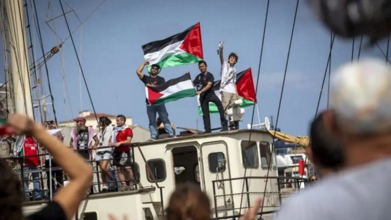 La flotilla lleva ayuda humanitaria a Gaza.