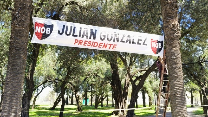 El estatuto determina que se necesitan diez años de antigüedad para presentarse a una elección para el cargo de presidente