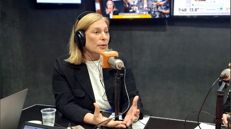 Scaglia visitó el estudio de Radio2.