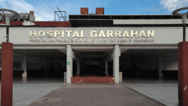 El plan oficial incluye obras de infraestructura, compra de dispositivos de última generación y mejoras salariales permanentes para médicos y personal administrativo.