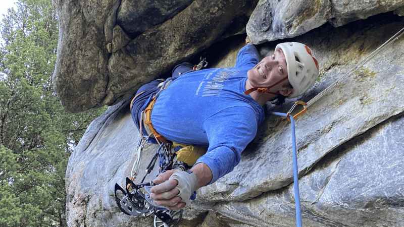 Era oriundo de Alaska e hijo de una familia de montañistas.