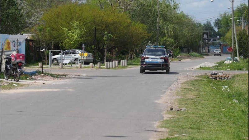 La policía intervino por una balacera y por el robo a un motociclista en zona oeste.