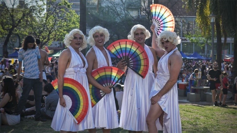 La previa tuvo mucho color en la ciudad.