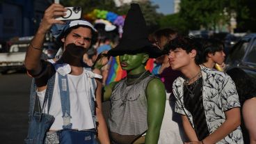 Algunos registros de la previa a la marcha, en la tarde de sábado en la plaza Libertad.