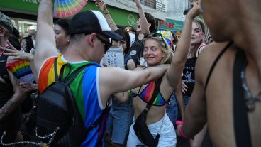 La gente bailó en las calles de Rosario.
