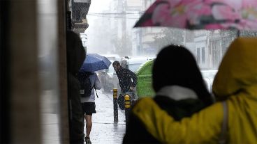 Advierten abundante caída de agua, vientos fuertes y hasta granizo.